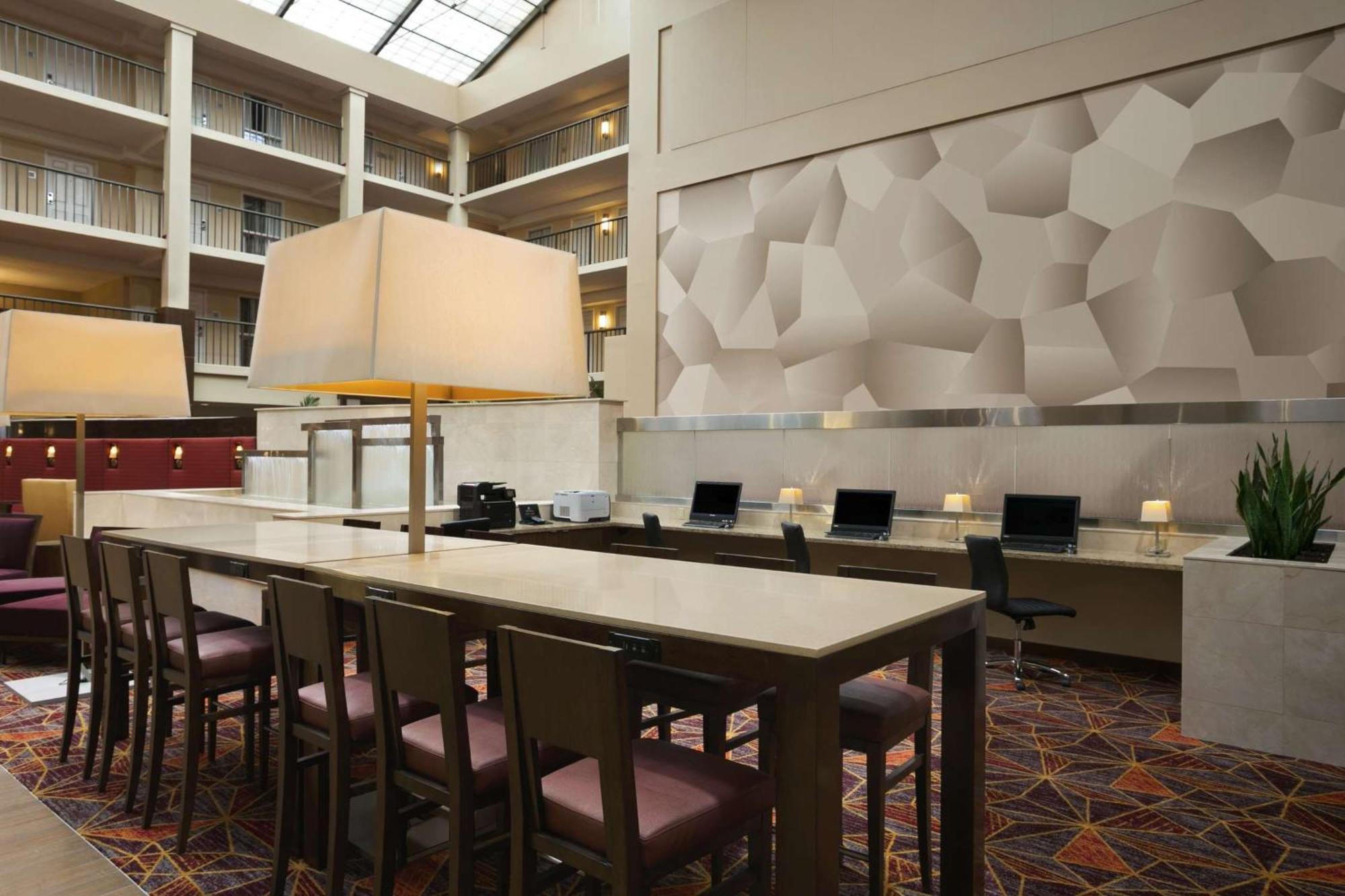 Embassy Suites Cleveland - Beachwood Extérieur photo