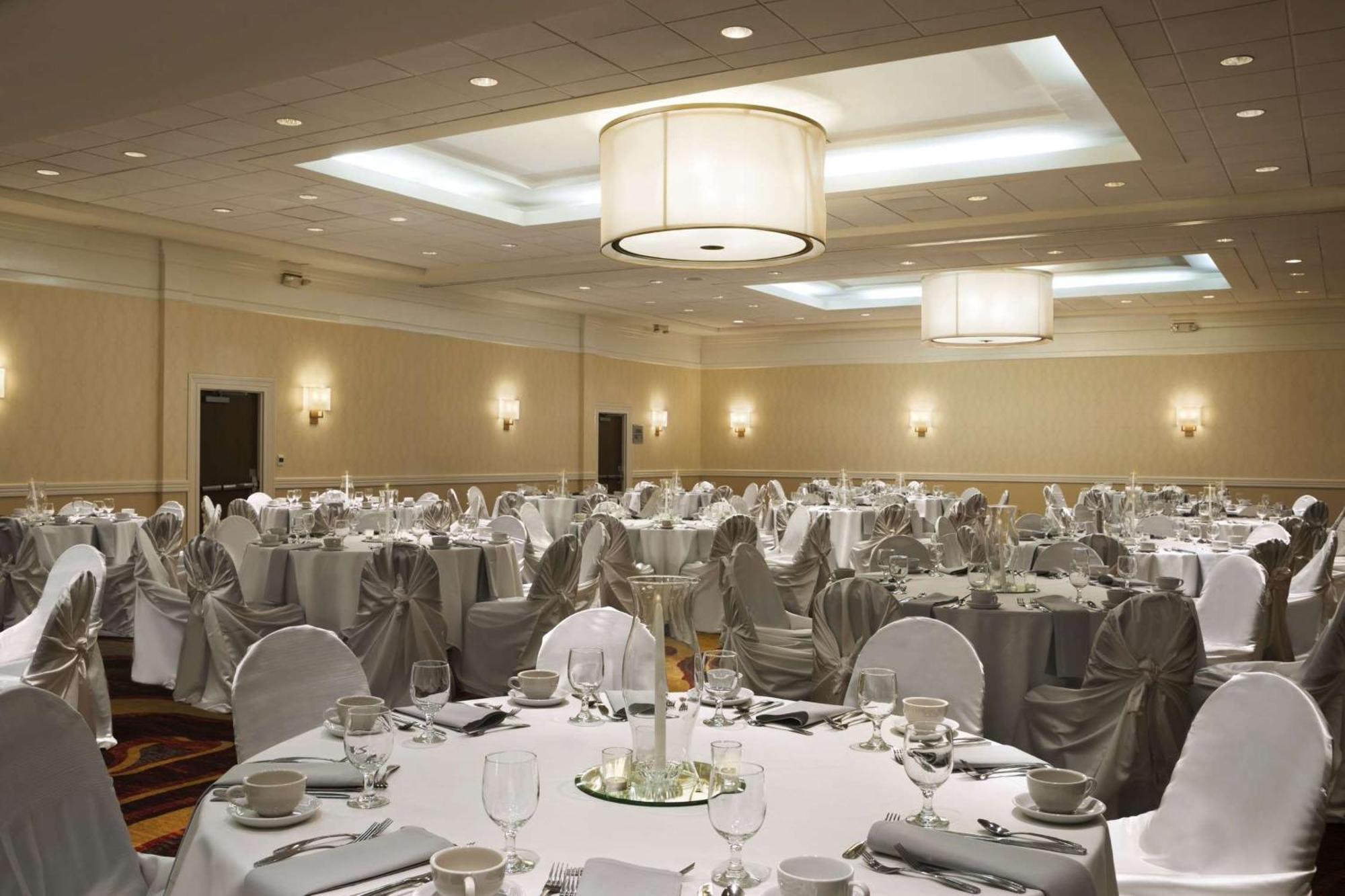 Embassy Suites Cleveland - Beachwood Extérieur photo
