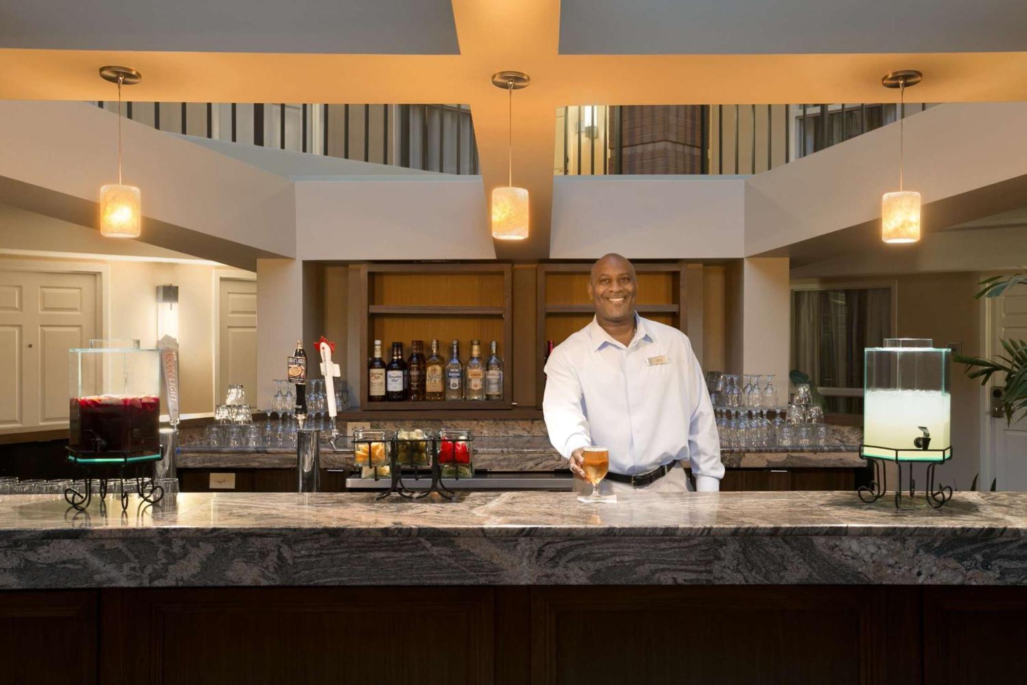 Embassy Suites Cleveland - Beachwood Extérieur photo