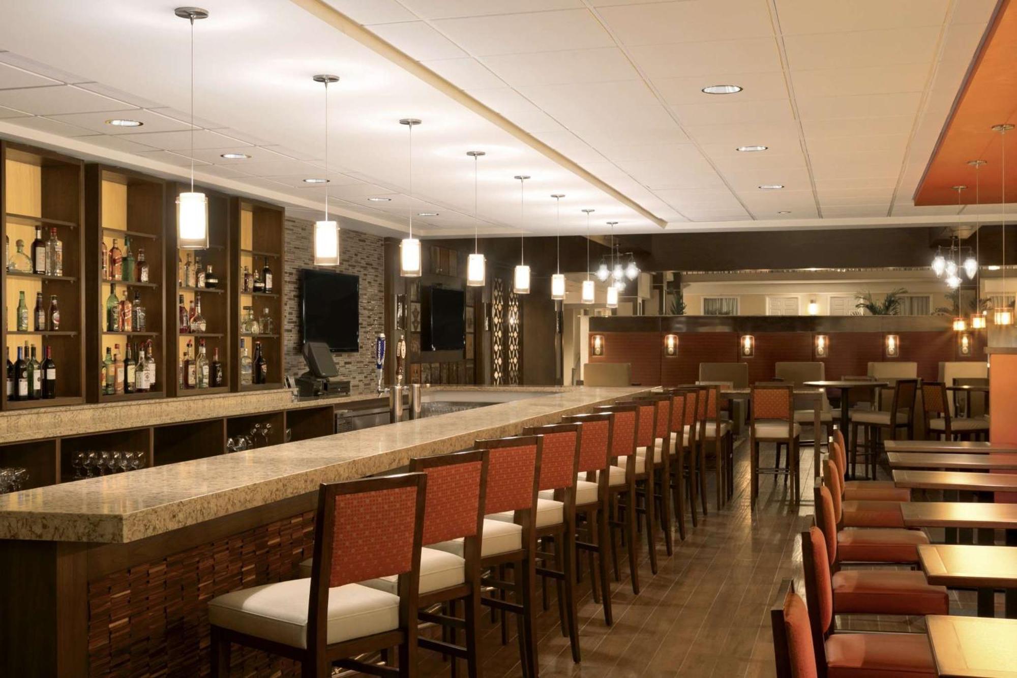 Embassy Suites Cleveland - Beachwood Extérieur photo