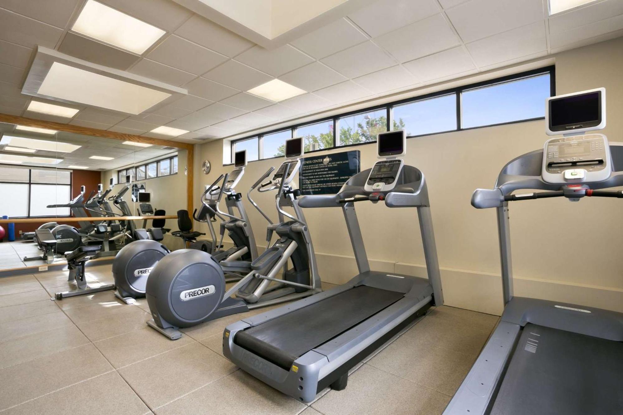 Embassy Suites Cleveland - Beachwood Extérieur photo