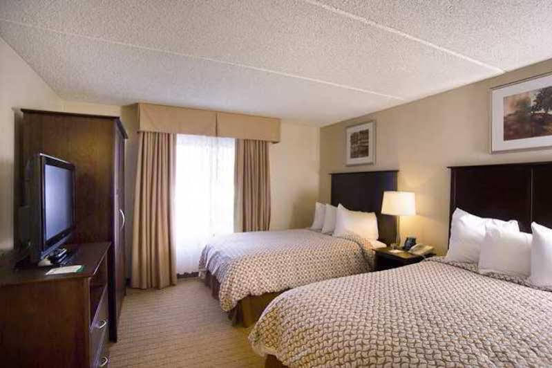 Embassy Suites Cleveland - Beachwood Extérieur photo